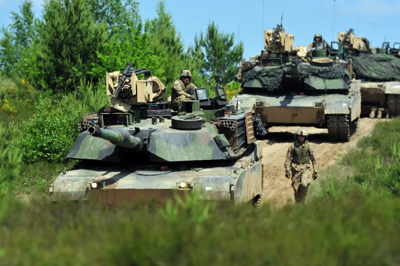 "USA stoją ramię w ramię z Polską". Ruszają historyczne ćwiczenia wojskowe Anakonda-16 [ZDJĘCIA]