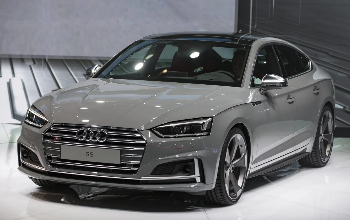 2679244-france-paris-motor-show-audi.jpg