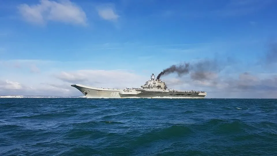 2703549-rosyjski-lotniskowiec-admiral.jpg