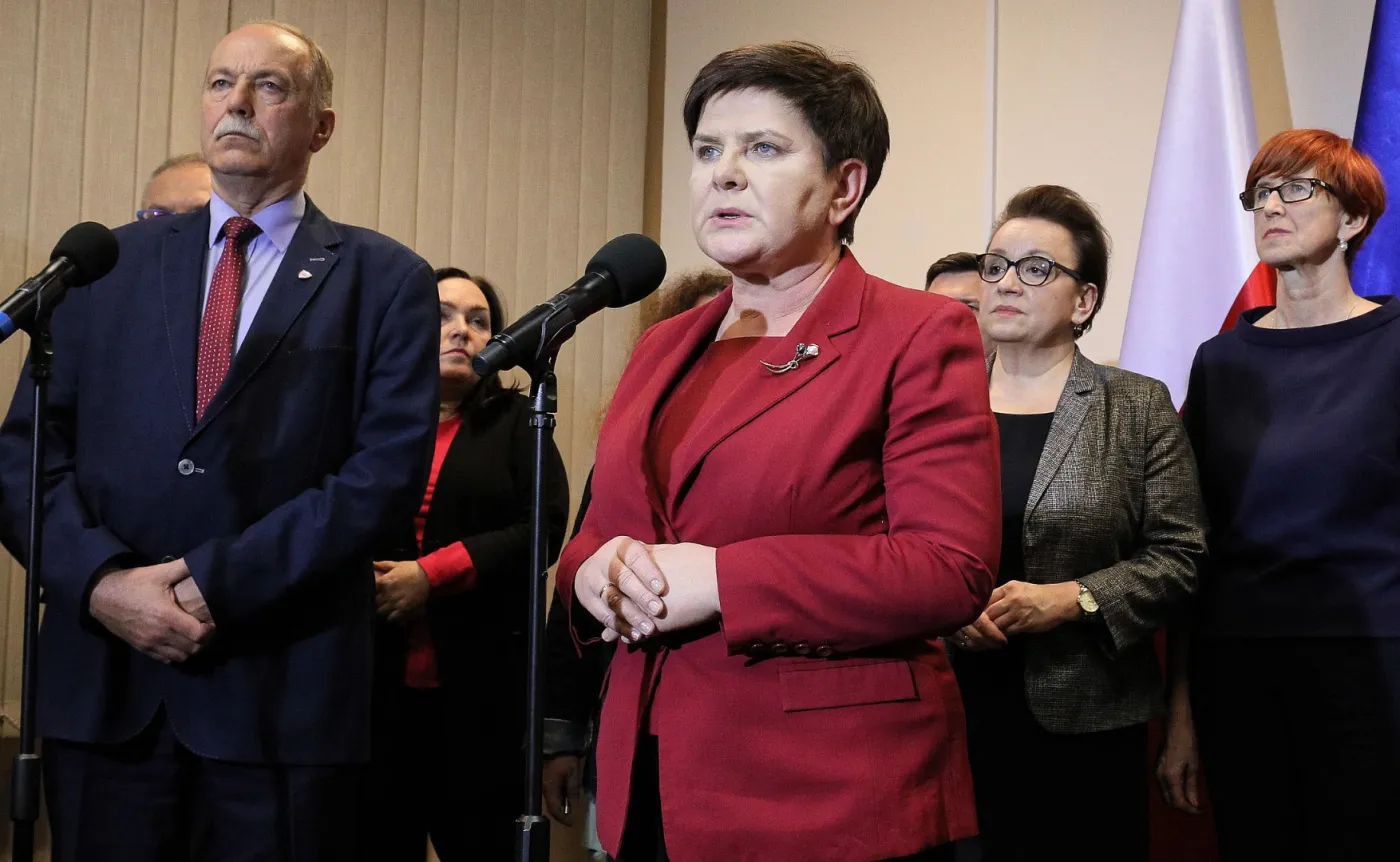 Politycy nie zatrzymali strajku. "Solidarność" przyjęła propozycję rządu, ale ZNP i Forum ZZ ją odrzuciły