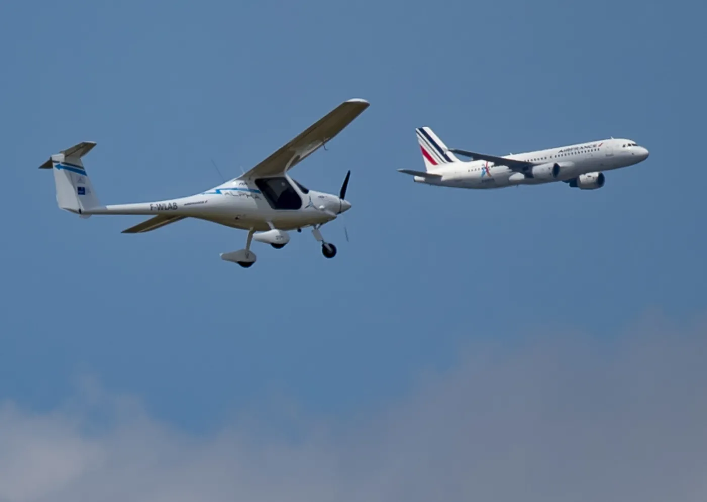 4247686-pipistrel-167-alpha-electro.jpg