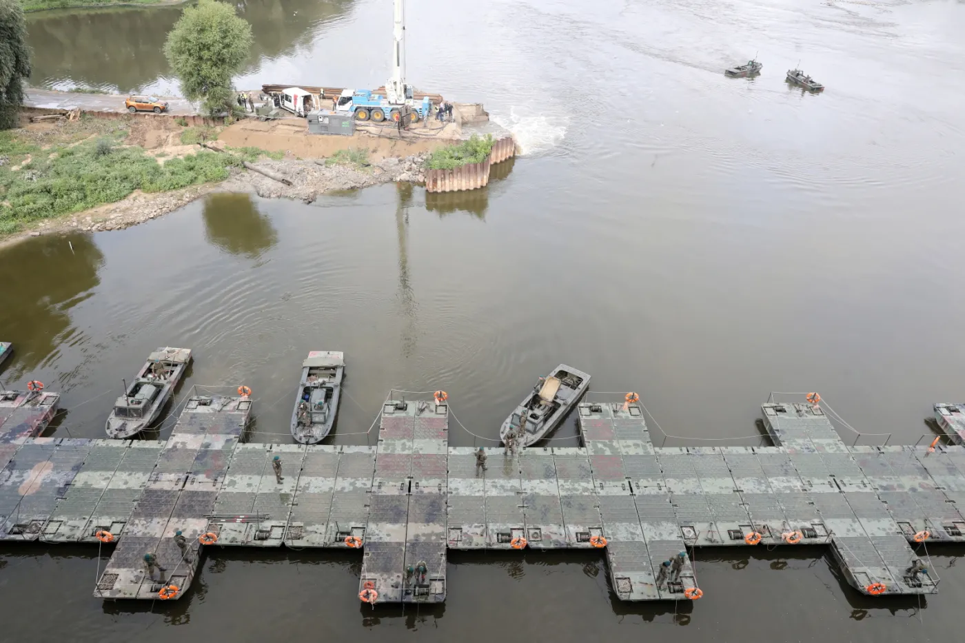 4304475-most-pontonowy-w-warszawie.jpg