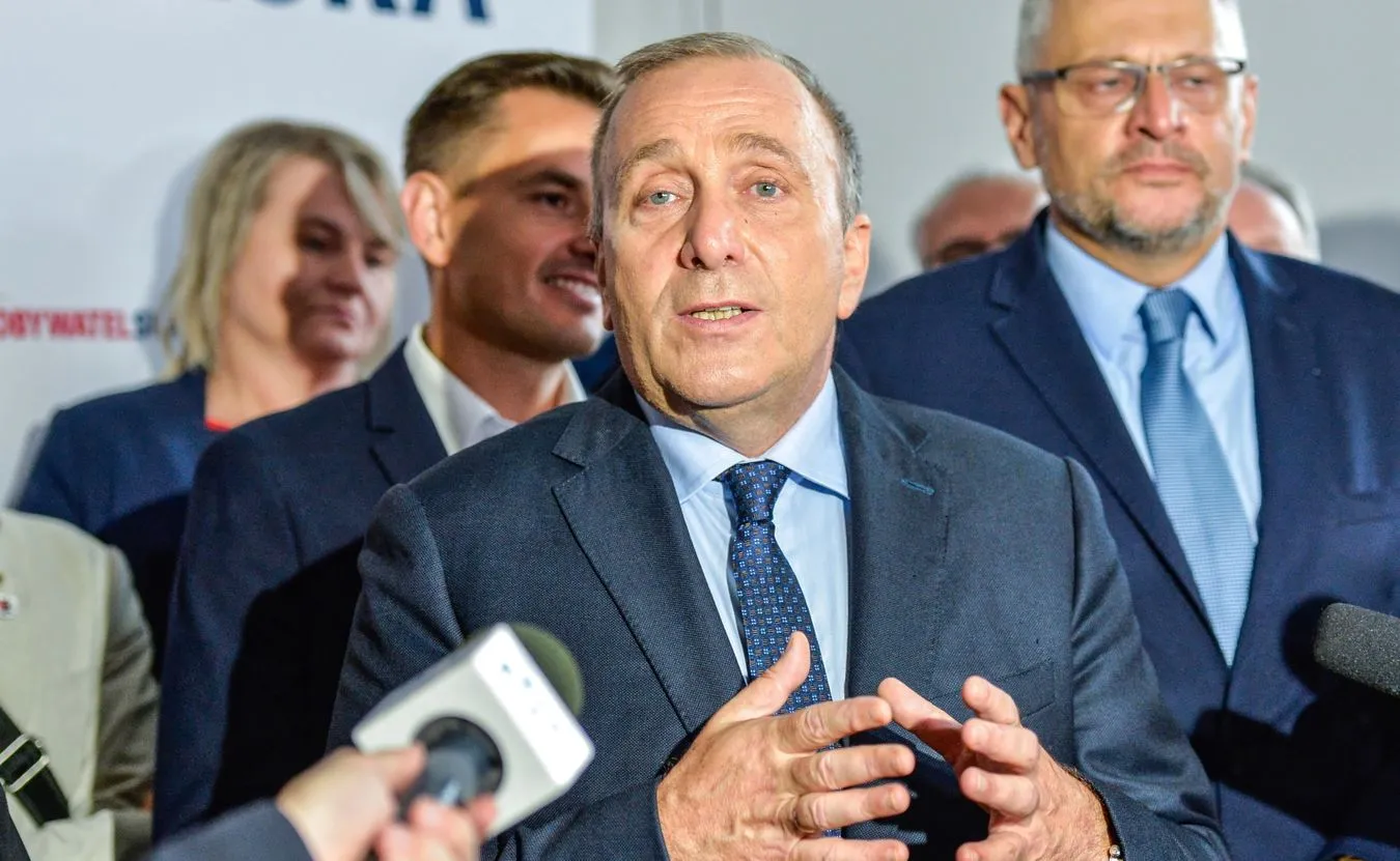 Schetyna zawiadomi prokuraturę ws. Polskiej Fundacji Narodowej. "To karygodne"