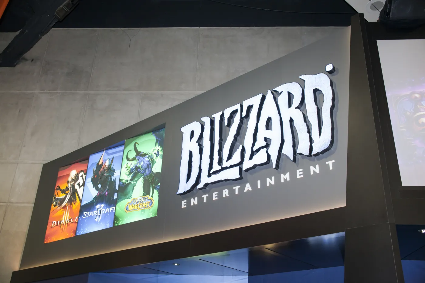 Hongkong: w spór z Chinami wchodzą kolejne firmy. To m.in. Blizzard, Apple i NBA