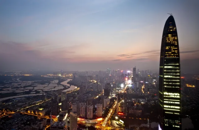 Gen. Spalding: Musimy sprowadzić kapitał z powrotem z Chin i zainwestować go w demokracje [WYWIAD]