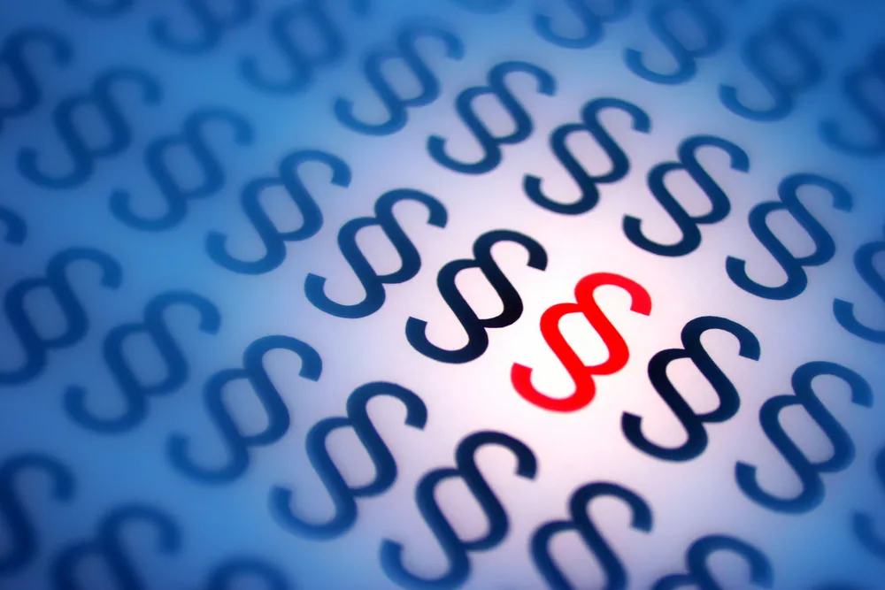 KRS: Sędzia nie może powstrzymać się od orzekania, chyba że usunięto go z zawodu lub zawieszono