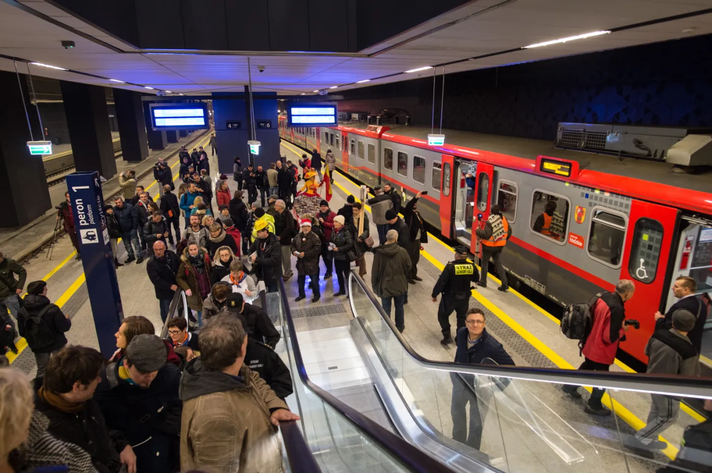 2748669-nowy-dworzec-lodz-fabryczna.jpg