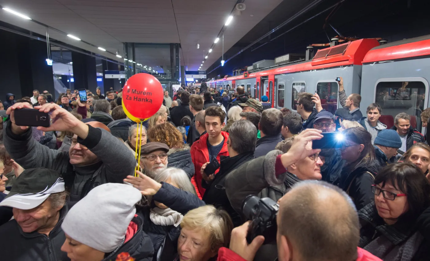 2748701-nowy-dworzec-lodz-fabryczna.jpg