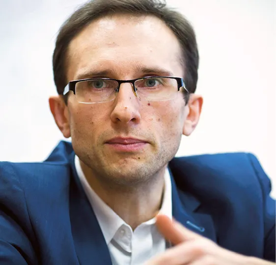 3081273-przemyslaw-krawczyk-dyrektor.jpg