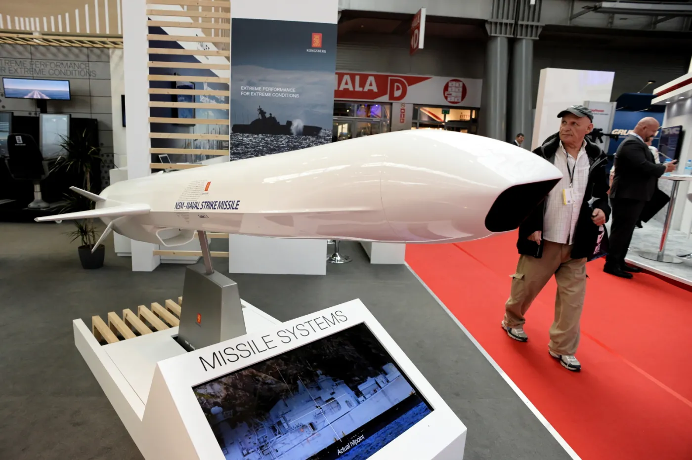 3606156-pocisk-naval-strike-missile.jpg