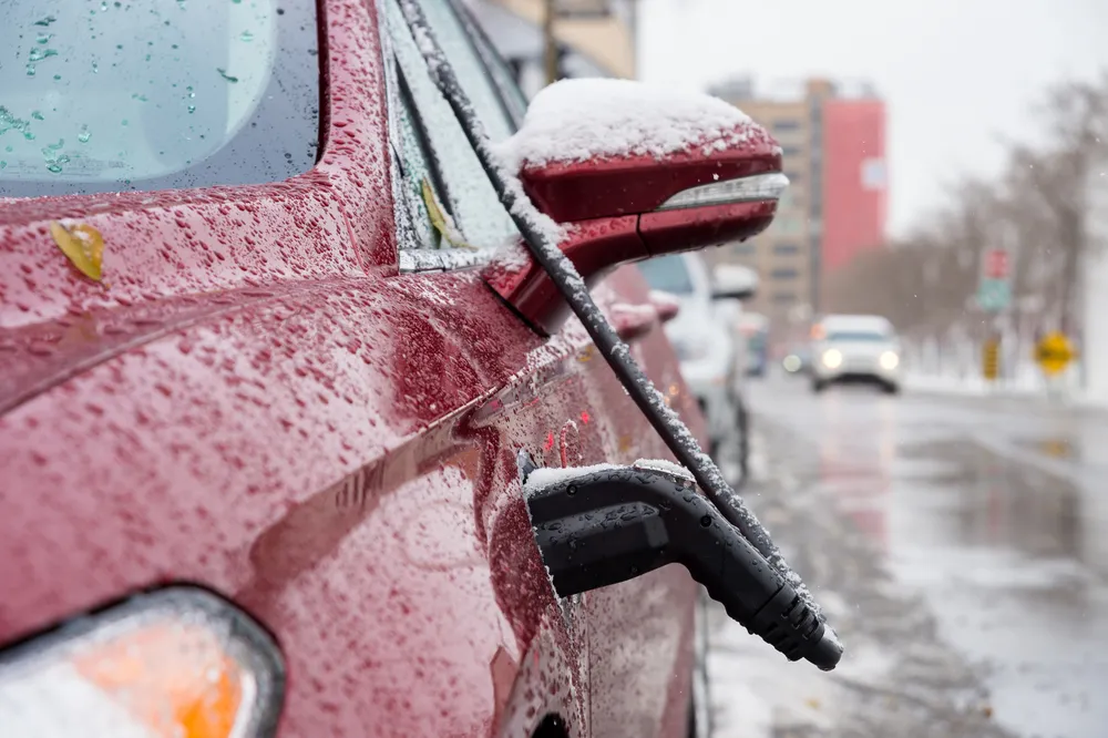 Narodowy samochód elektryczny. Jak Polacy oceniają pomysł rządu?