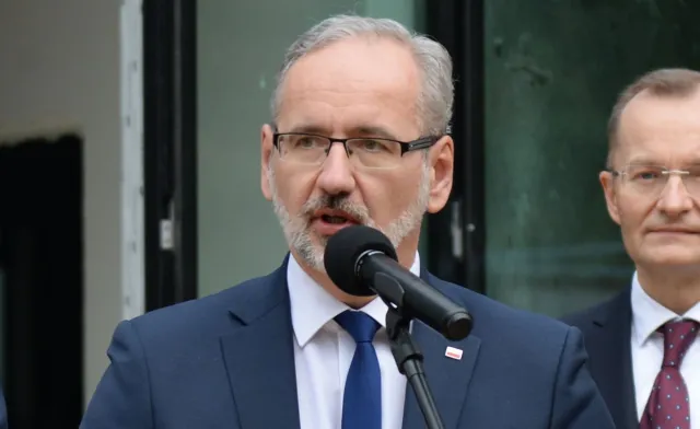 Niedzielski: Nie zaostrzamy restrykcji, stawiamy na egzekucję obecnych uregulowań