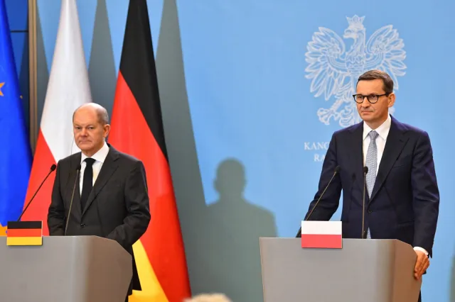 Morawiecki po rozmowie z Scholzem: Omówiliśmy możliwe scenariusze na wschodniej granicy
