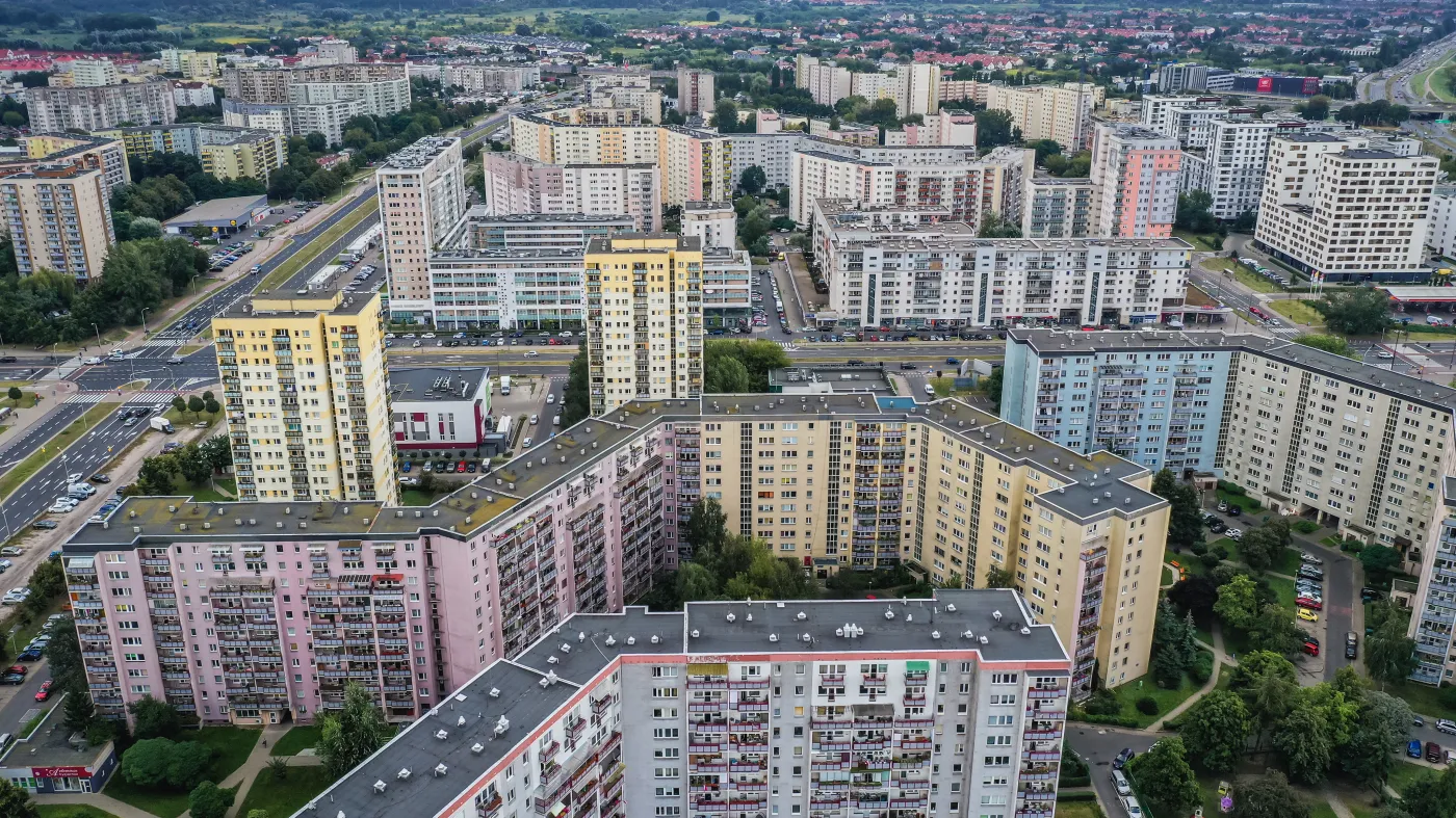 Wszyscy pogodzili się z tym, że Polacy mają żyć w ciasnocie [WYWIAD]