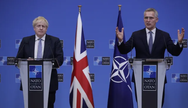 Stoltenberg: Rosja musi wybrać między rozwiązaniem dyplomatycznym a sankcjami gospodarczymi