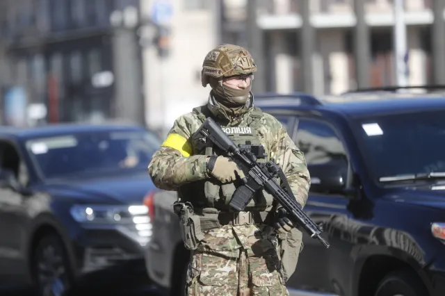 Wojna a prawo międzynarodowe. Prof. Grzebyk: Wspierając Ukrainę, nie stajemy się stroną konfliktu [WYWIAD]