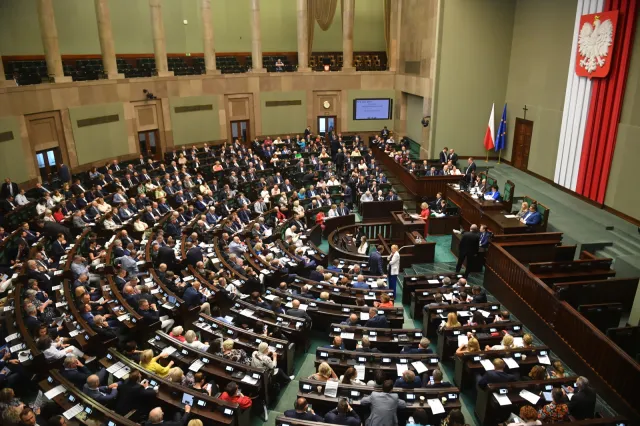 Sejm za wydłużeniem do końca 2027 r. ochrony taryfowej na gaz