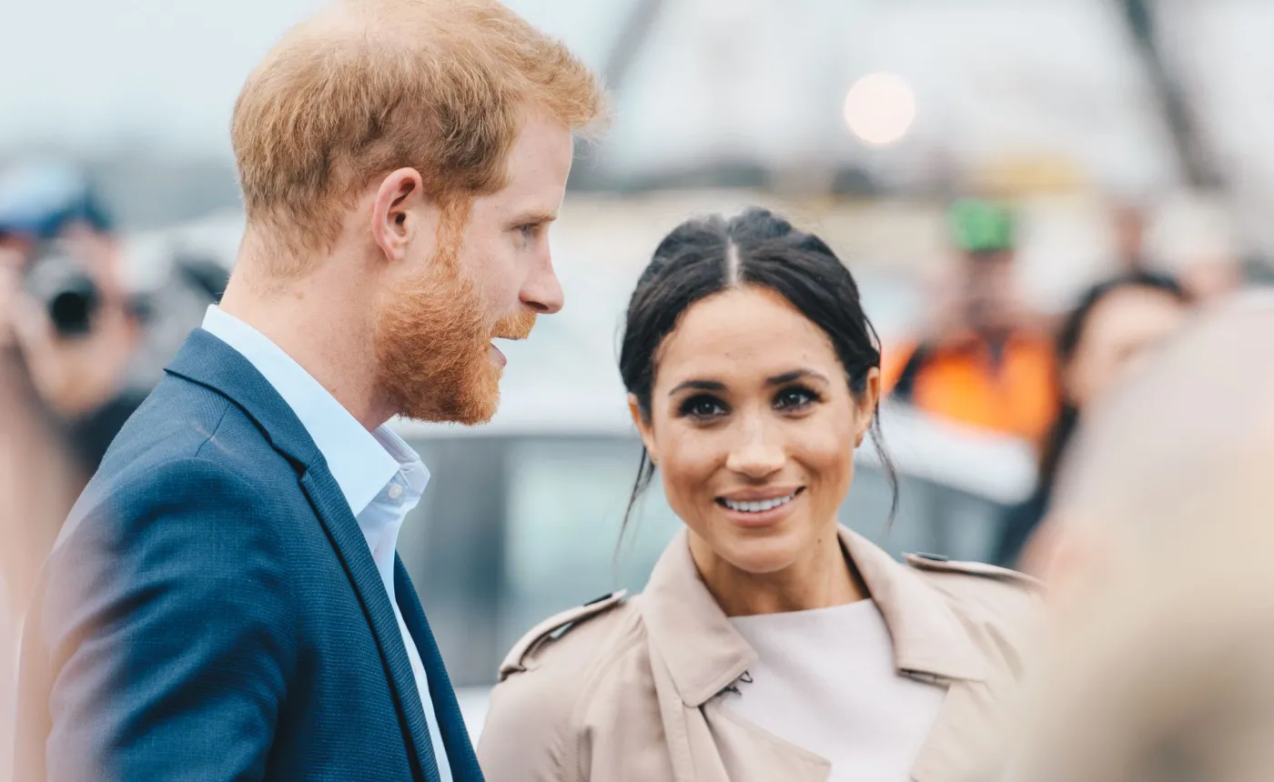Karol III dotknięty atakami Megan i Harry'ego na rodzinę królewską. Czy para weźmie udział w koronacji?