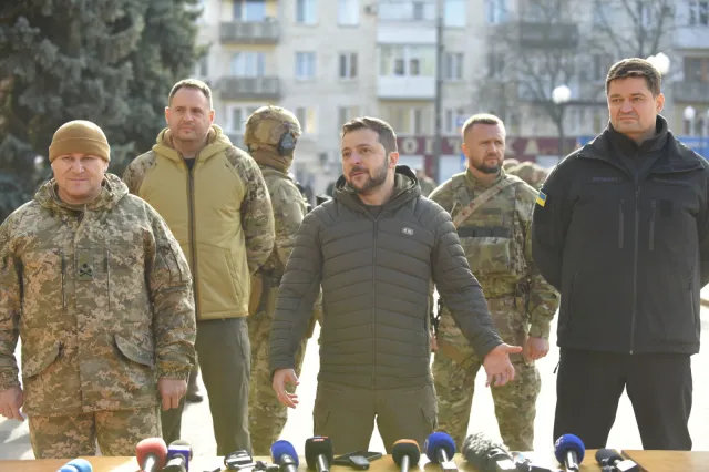 Prezydent Zełenski odwiedził wyzwolony Chersoń. „Idziemy naprzód"