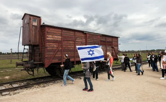 Izrael spiera się o wycieczki do Polski