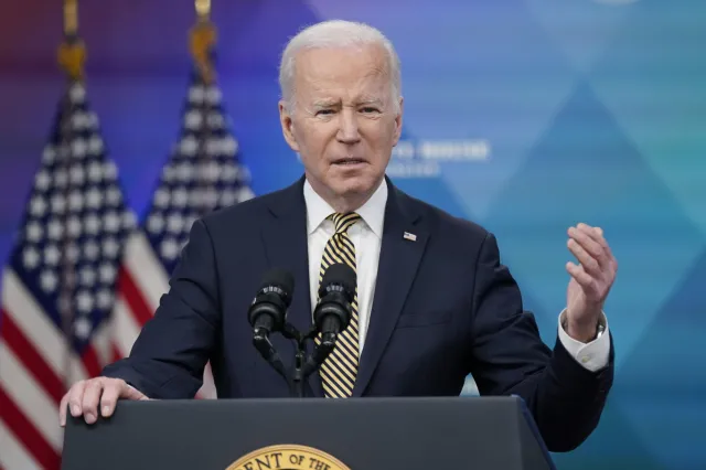 Biden skomentował zawieszenie przez Rosję udziału w umowie zbożowej. "To oburzające"