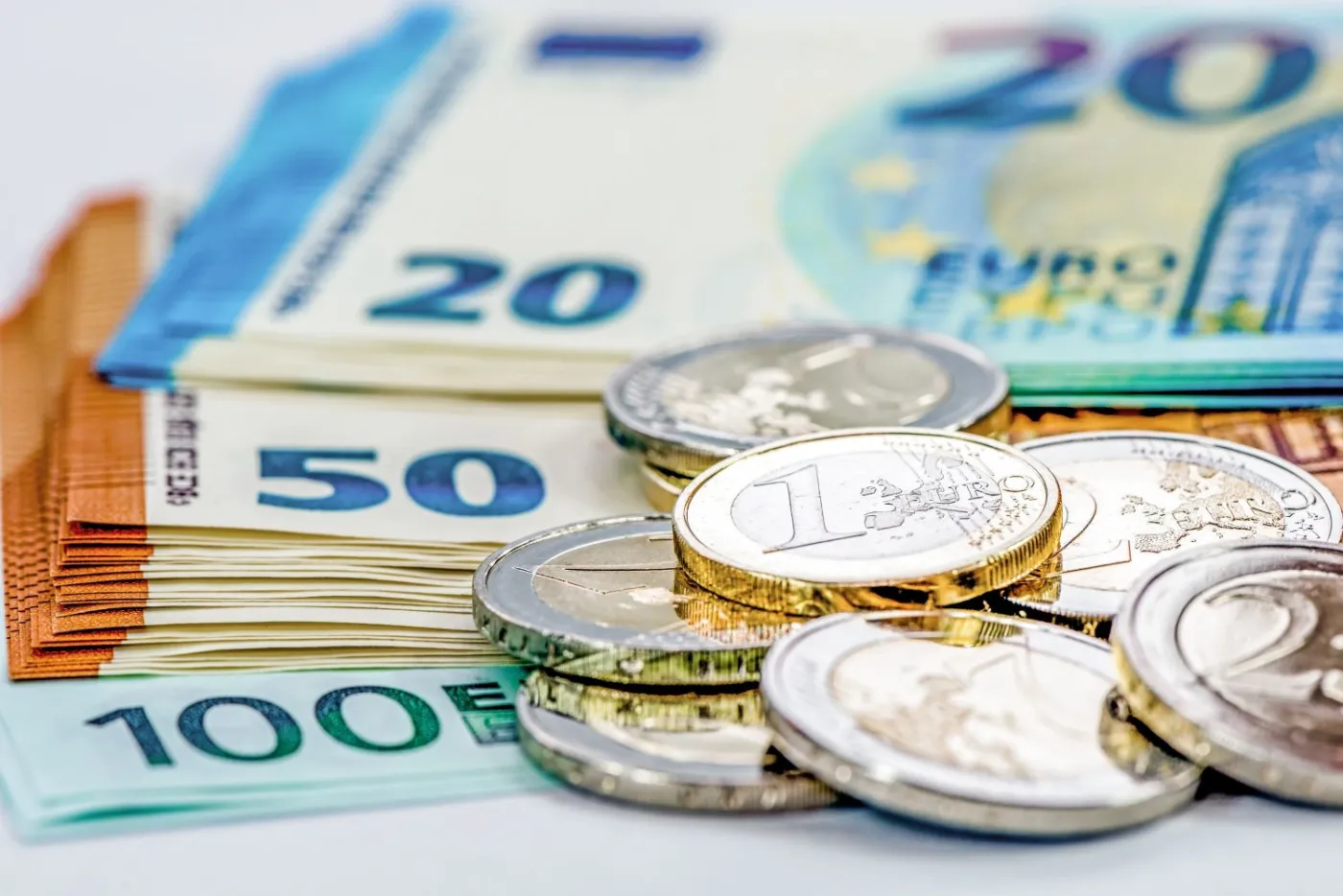 Czy spółka prawidłowo kalkuluje różnice kursowe w transakcjach zakupu euro?