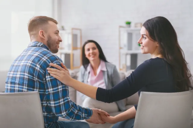 Związki partnerskie jako lewy biznes. Nowe przepisy stworzą nowe patologie?