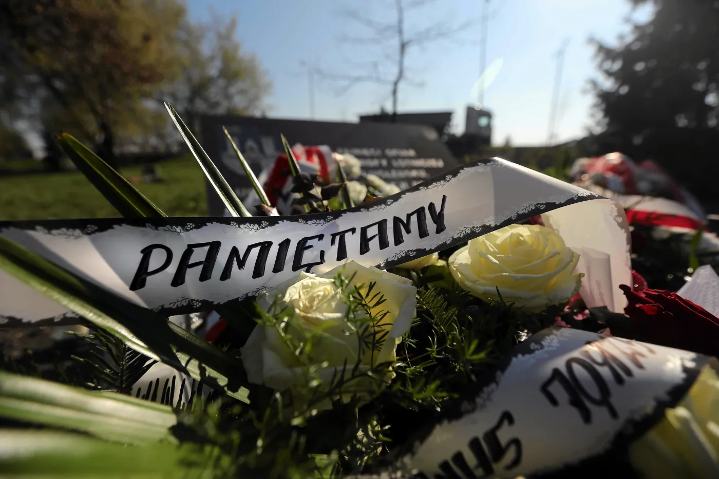 Orędzie prezydenta w 15. rocznicę katastrofy Smoleńskiej. Andrzej Duda wytyka władzom stolicy, że imieniem Lecha Kaczyńskiego nie nazwały żadnej ulicy