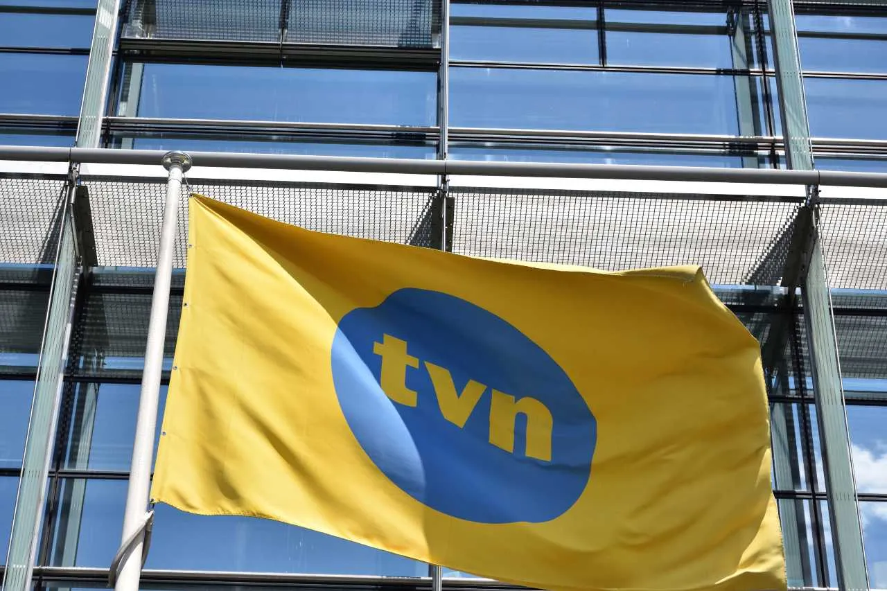 KRRiT bez decyzji w sprawie TVN7. Stacja walczy na antenie