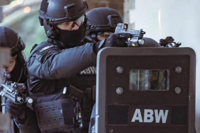 Trwa przeszukanie pokoju Wosia w hotelu poselskim. Cichocki: Marszałek wyraził na to zgodę