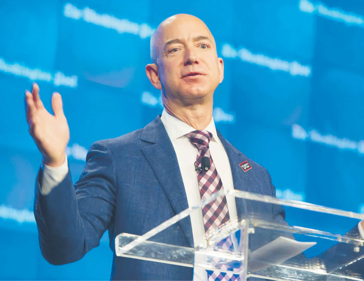 Bezos pożycza, deponuje, ubezpiecza i dlatego jest krezusem