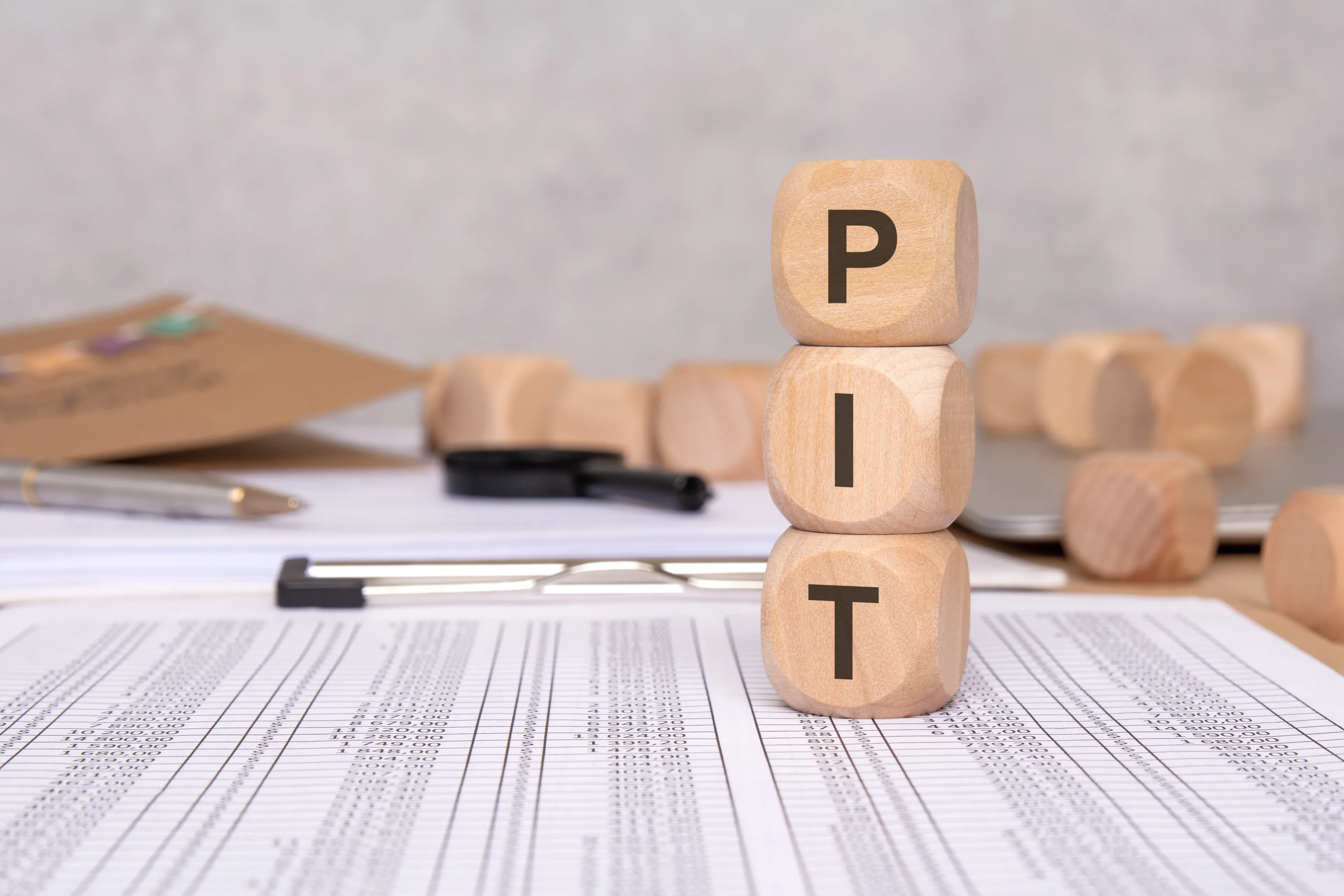 Ulga rehabilitacyjna w PIT 2025. Dowiedz się, jak odliczyć leki, auto i sprzęt medyczny