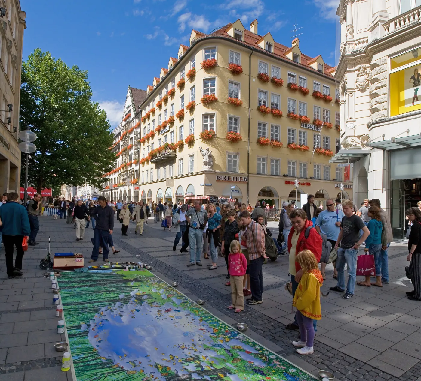 577981-munich-kaufingerstra-e-street-art.jpg