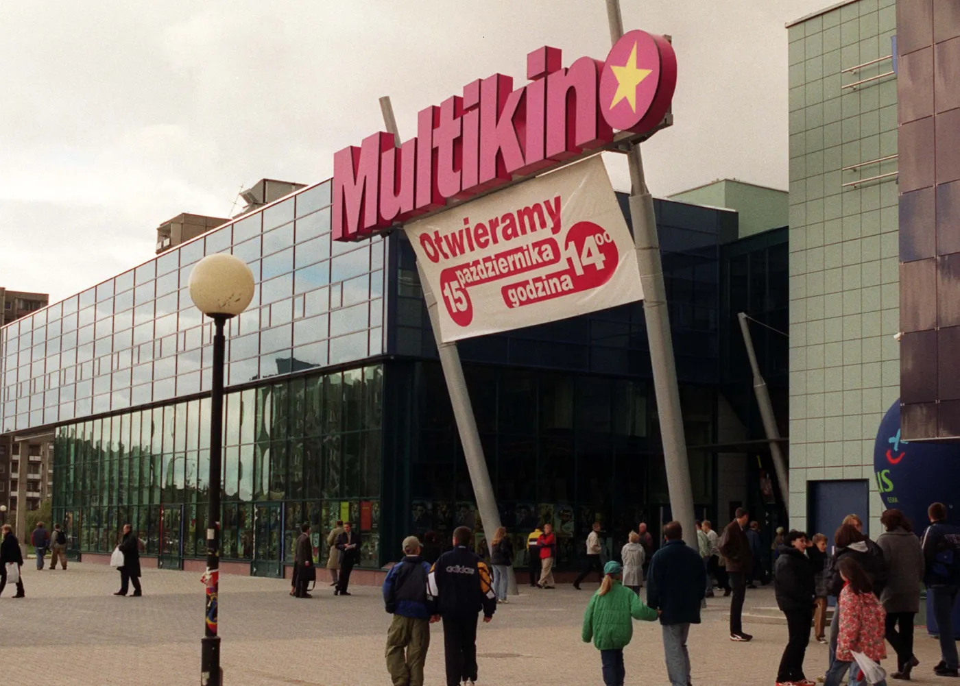 Cinema City chce otworzyć łącznie 8-10 multipleksów w 2012 roku. Jeden w Izraelu
