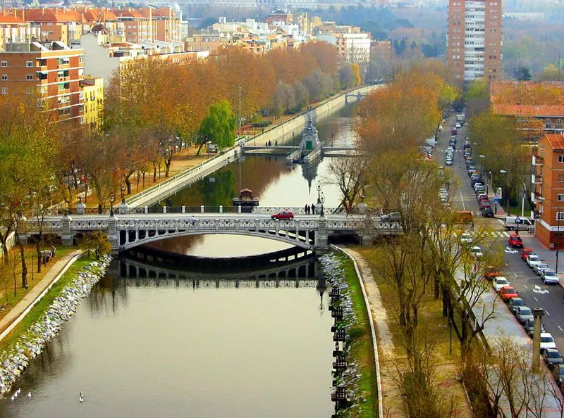 695825-800px-r-o-manzanares-en-madrid-01.jpg