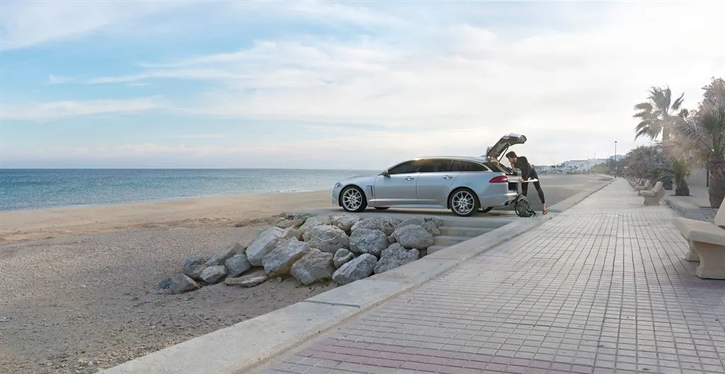912829-2012-07-16-jaguar-xf-sportbrake-1.jpg