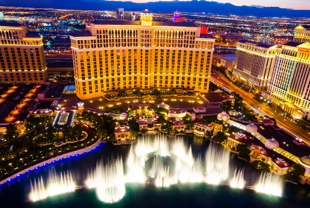 1459138-fontanny-hotelu-bellagio-w-las.jpg
