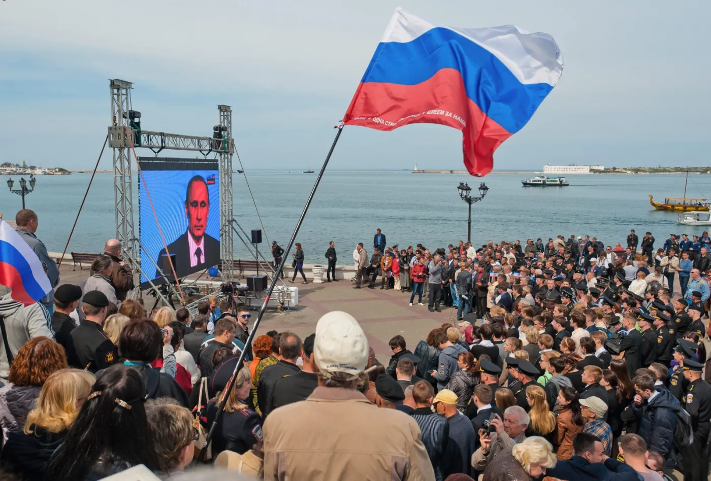 1753729-na-krymie-telekonferencje-putina.jpg