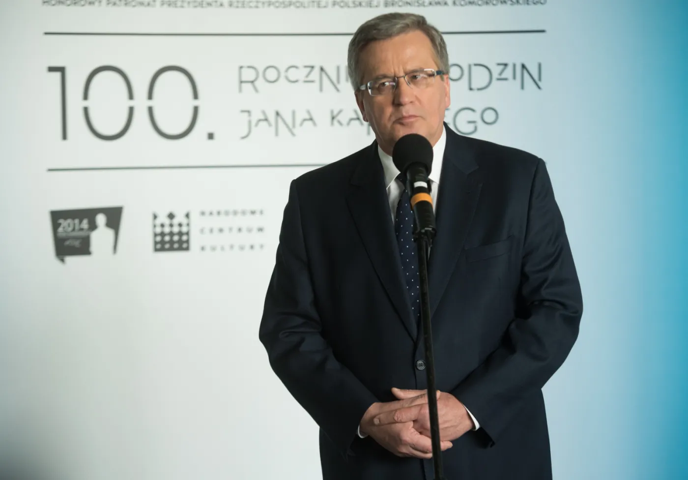 Bronisław Komorowski w Centrum Dialogu im. Marka Edelmana w Łodzi. Fot. AP/Grzegorz Michałowski 