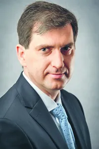1465739-krzysztof-darmetko-dyrektor-biura.jpg