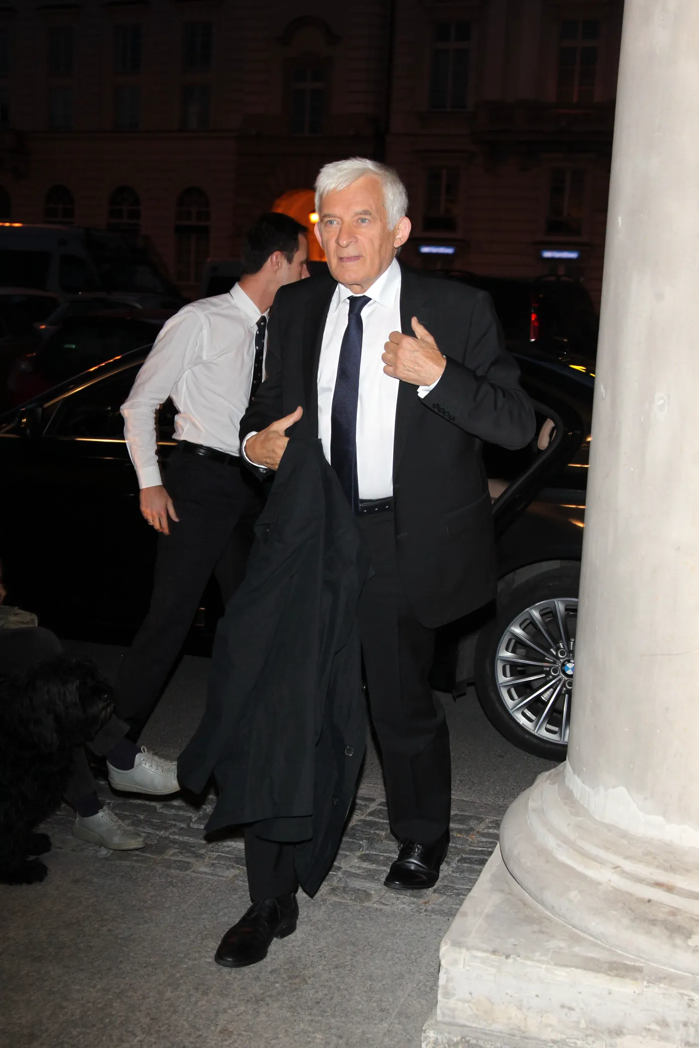 1490344-jerzy-buzek-na-premierze-filmu.jpg