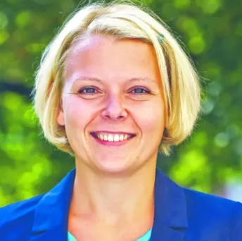 1516722-dr-karolina-kremens-karnistka-z.jpg