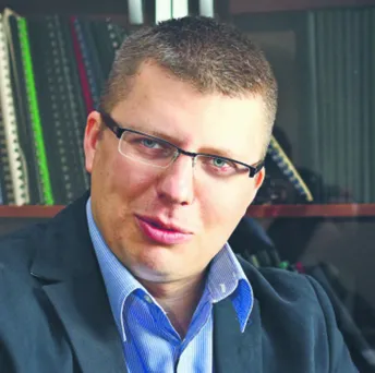1516761-dr-marcin-warchol-wicedyrektor.jpg