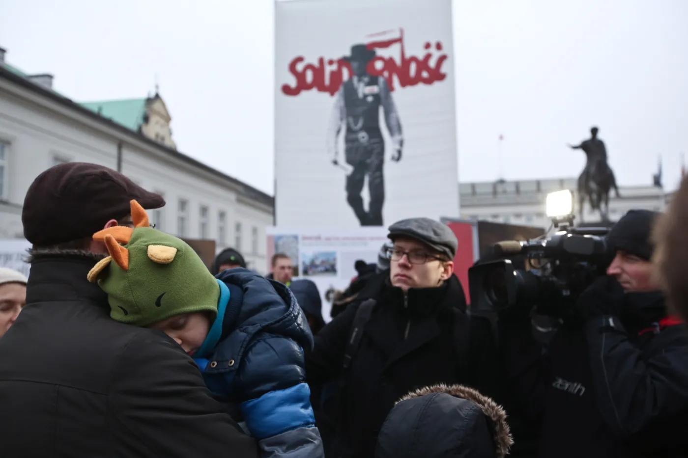 2057295-protest-osob-ktore-maja-kredyty.jpg