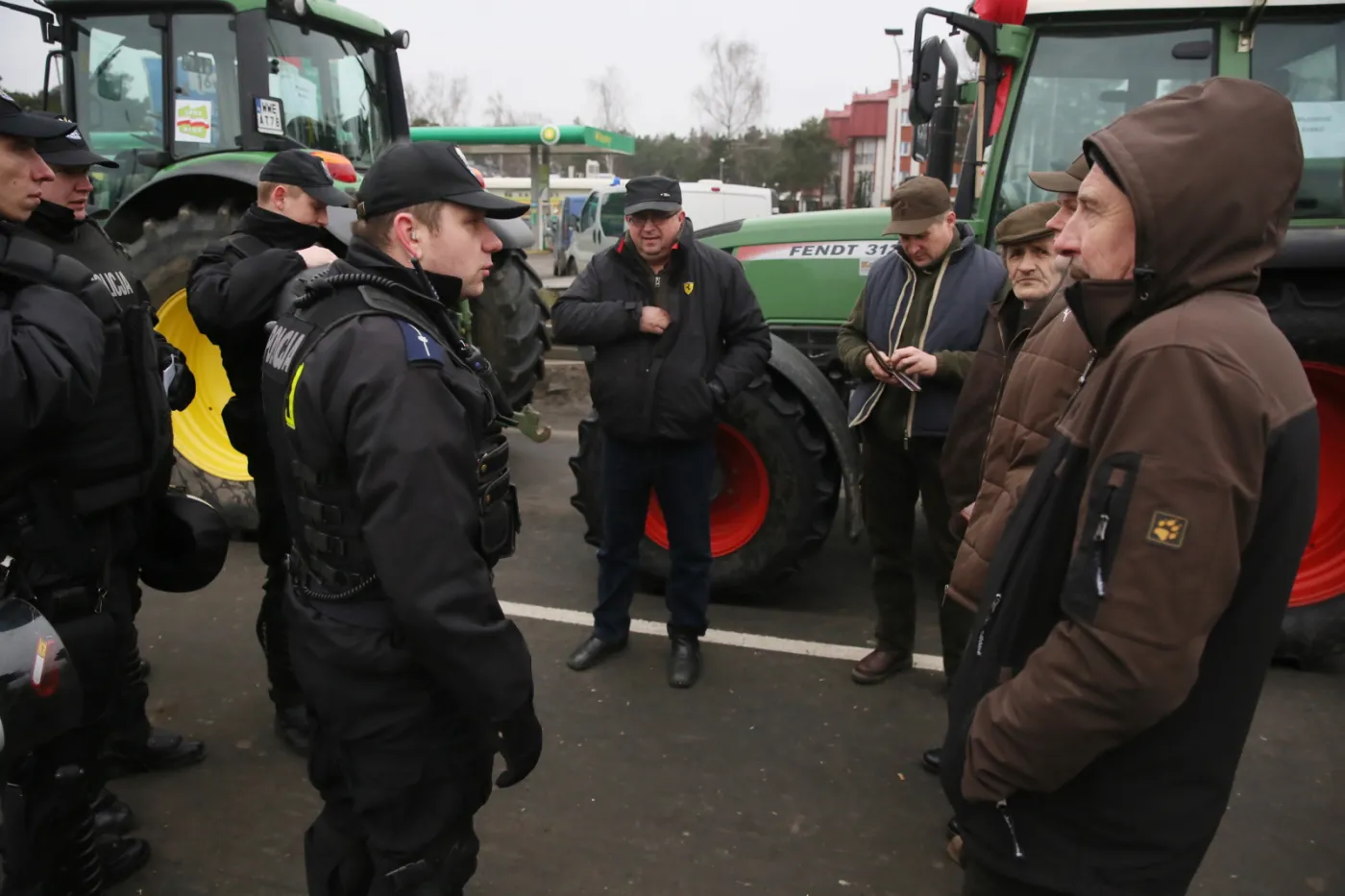 Rolnicy kończą blokadę drogi pod Warszawą. Wrócą za tydzień