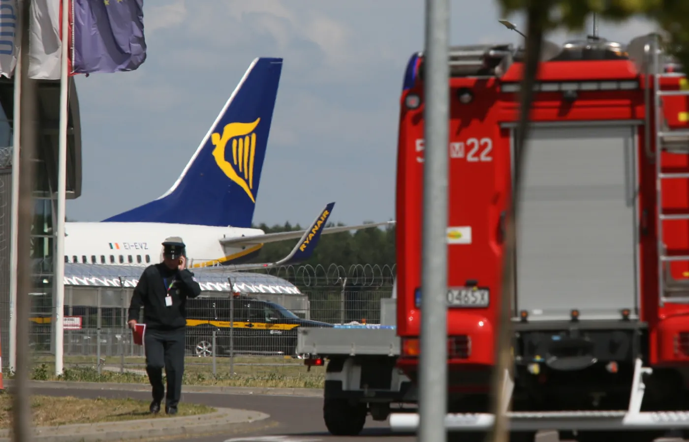 Samolot awaryjnie lądował w Modlinie. Policja zatrzymała sprawcę fałszywego alarmu