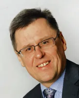 2230468-piotr-daniluk-absolwent-akademii.jpg