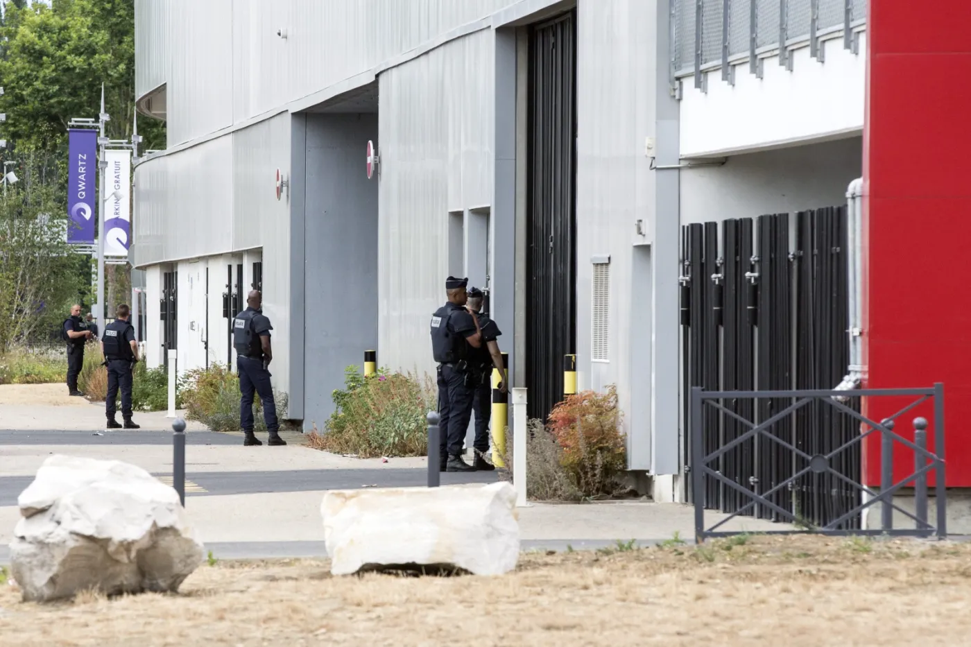 Francja: Koniec napadu na centrum handlowe. Uwolniono 18 zakładników