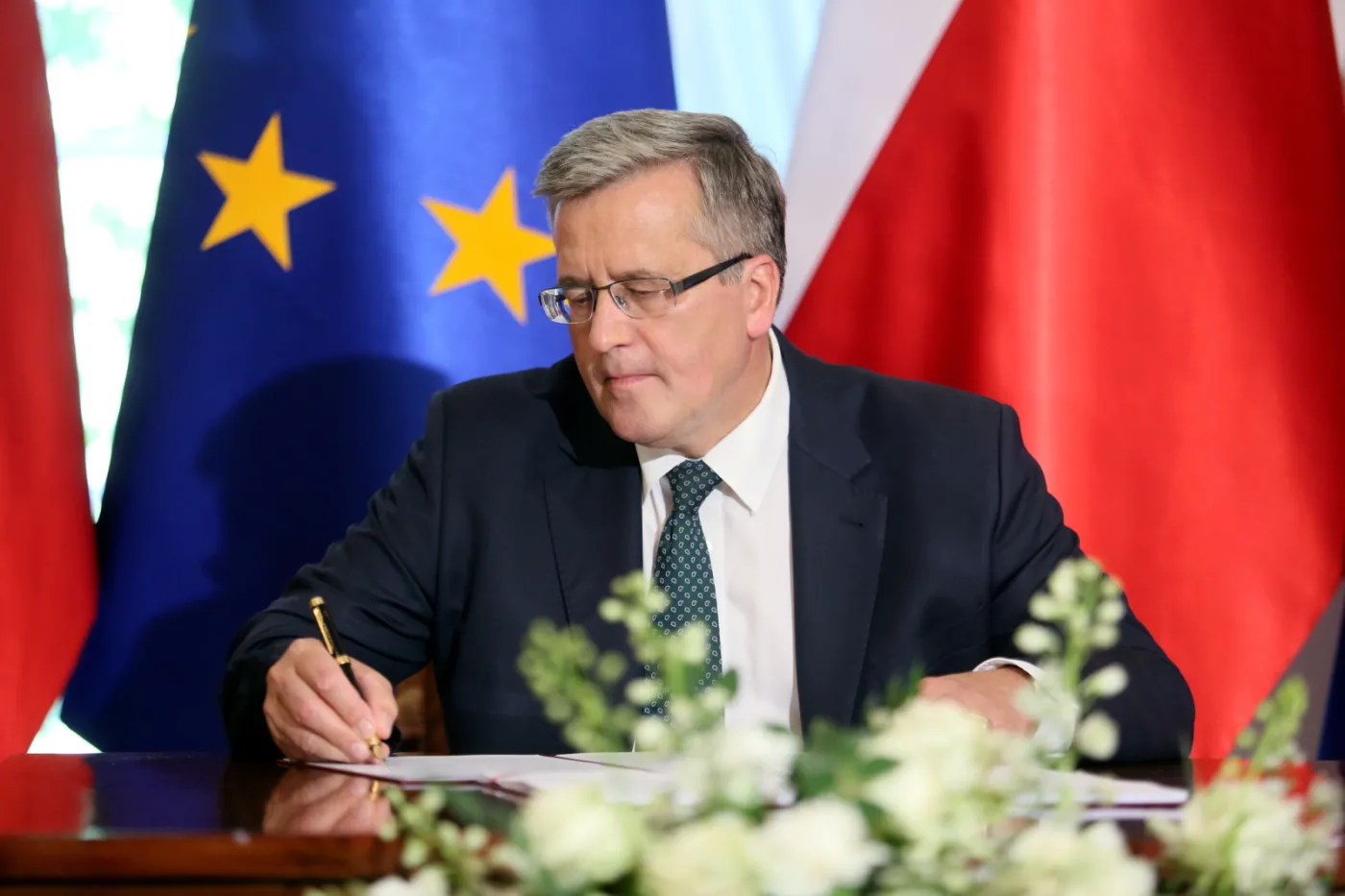 Komorowski pożegnał się podwyżką dla wojskowych