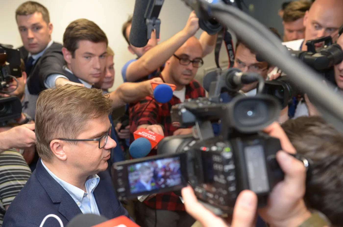 Politycy ostro wypowiadają się na temat akcji ABW we "Wprost" PAP/Radek Pietruszka